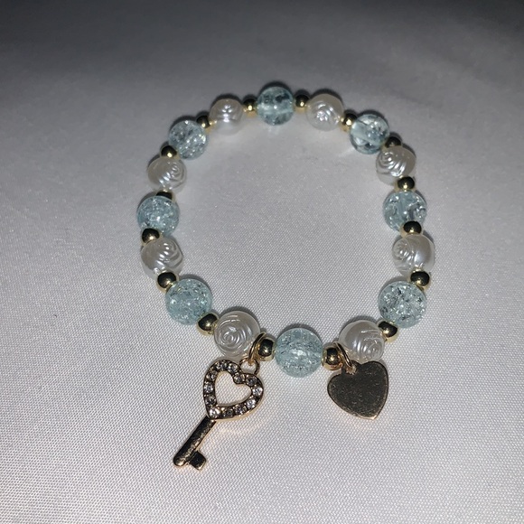 ๐๐ Beaded Heart Lock & Key Bracelet Set - Picture 6 of 9